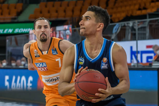 虽然汉密尔 虽然汉密尔