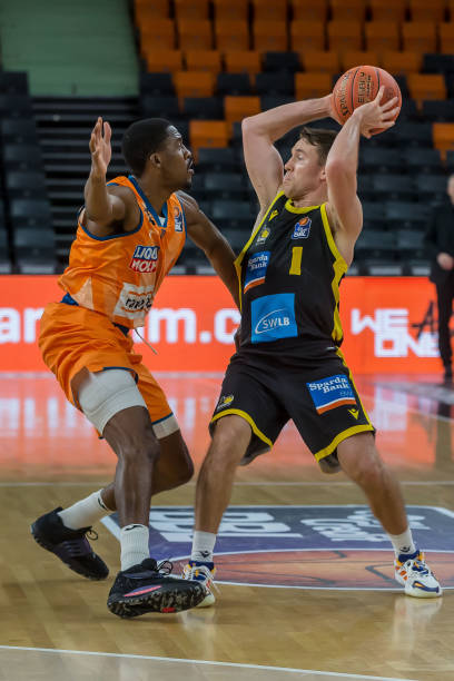 特市中场球 特市中场球